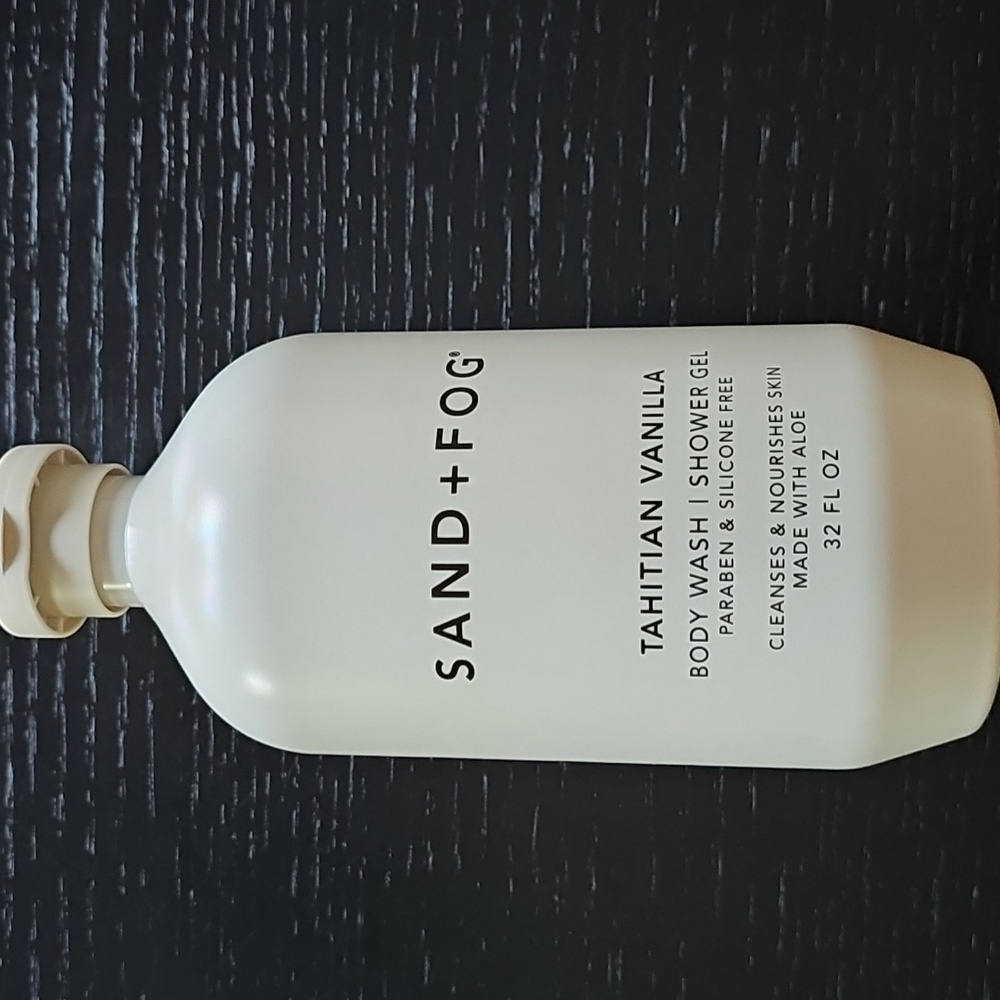 Sand & Fog Tahitian Vanilla Body Wash / Shower Gel ~ 32 Oz
